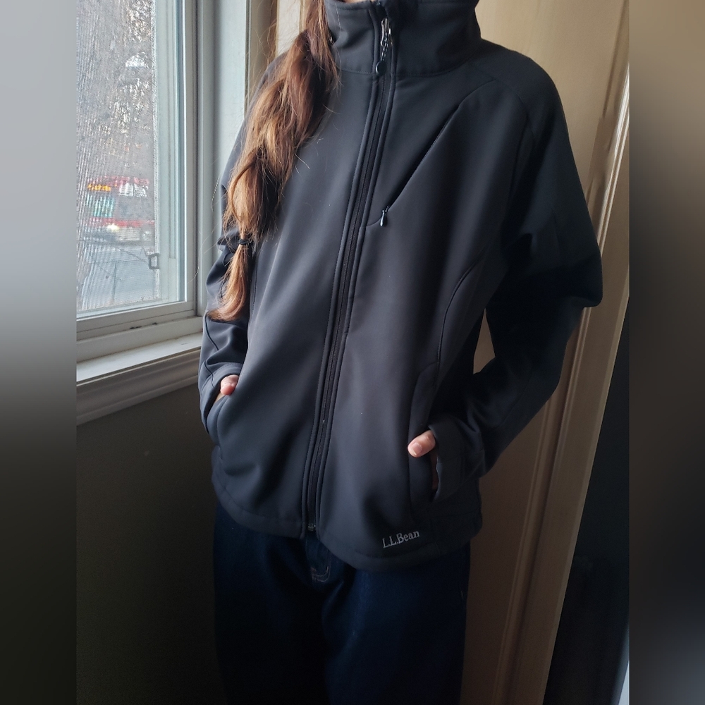 L.L.Bean Black Softshell Outdoor Jacket Medium